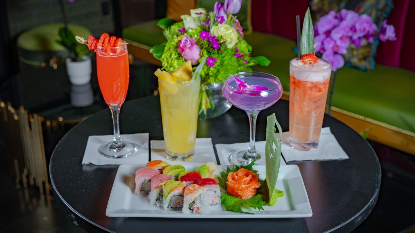 Gallery 06 -  Sushi + Drinks