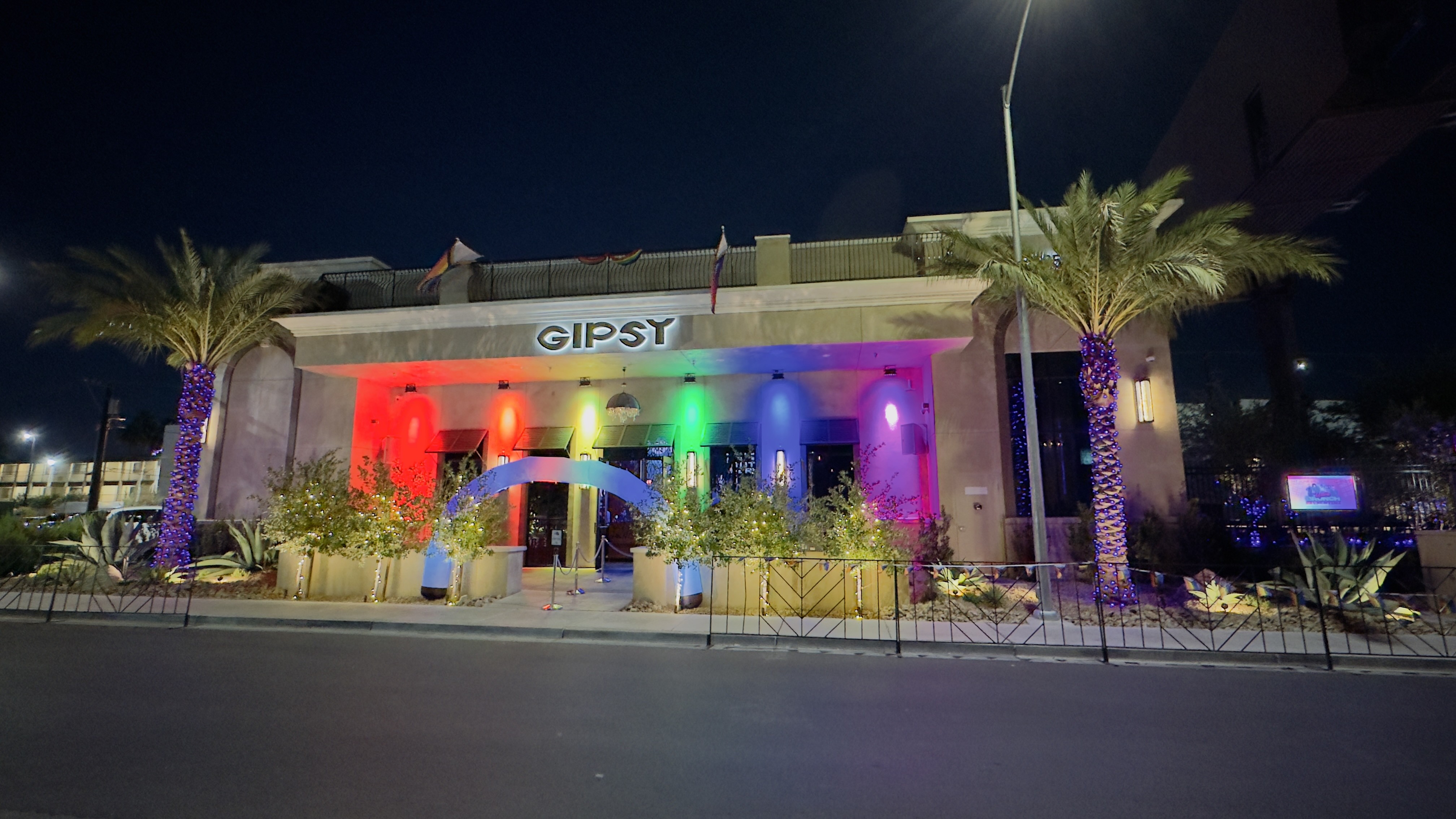Gallery - 02 - Rainbow Exterior